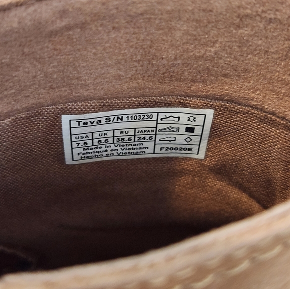 TEVA Leather Anaya Waterproof Chelsea Boot  - Picture 8 of 9